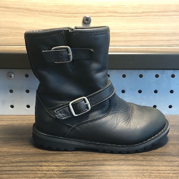 ugg harwell black
